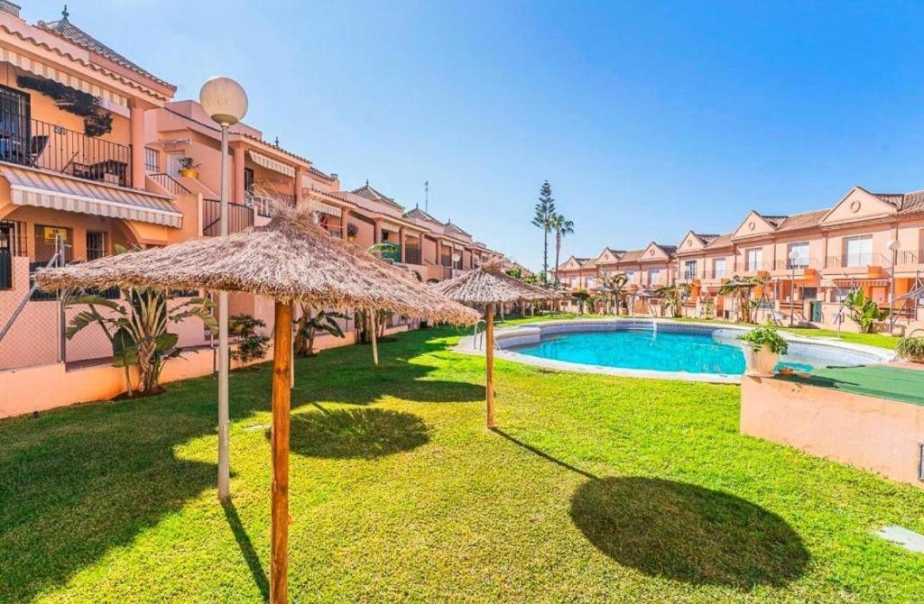 Apartamento Al Andalus. La Barrosa. Chiclana de la Frontera Esterno foto